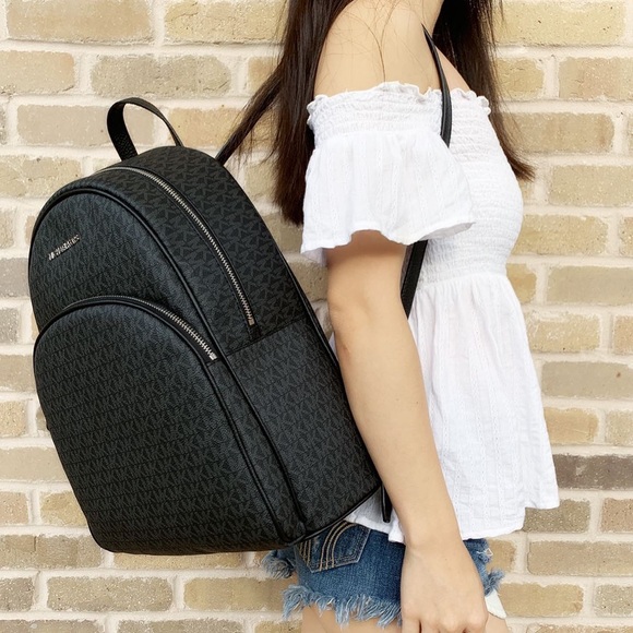 SET👜💕Michael Kors Large Backpack &Wallet - Picture 3 of 4